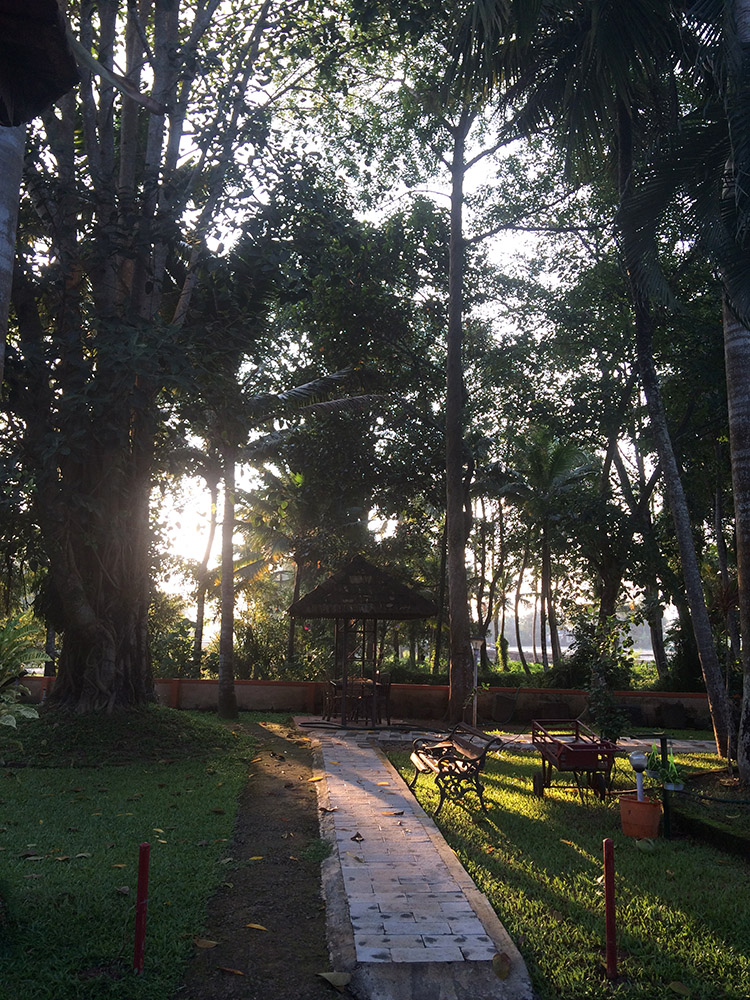 08_Spacious grounds